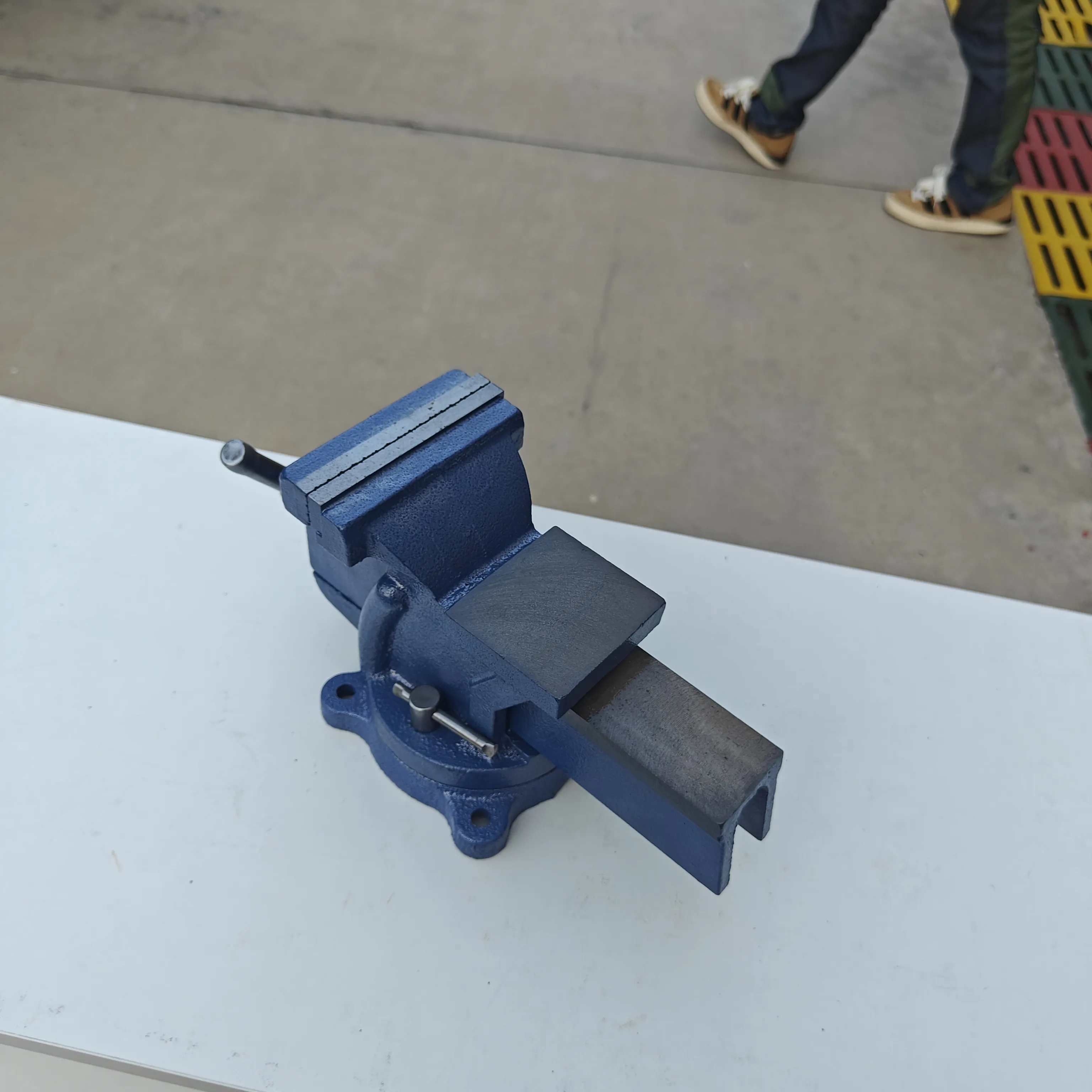 Bench Vise အကြီးကြီး