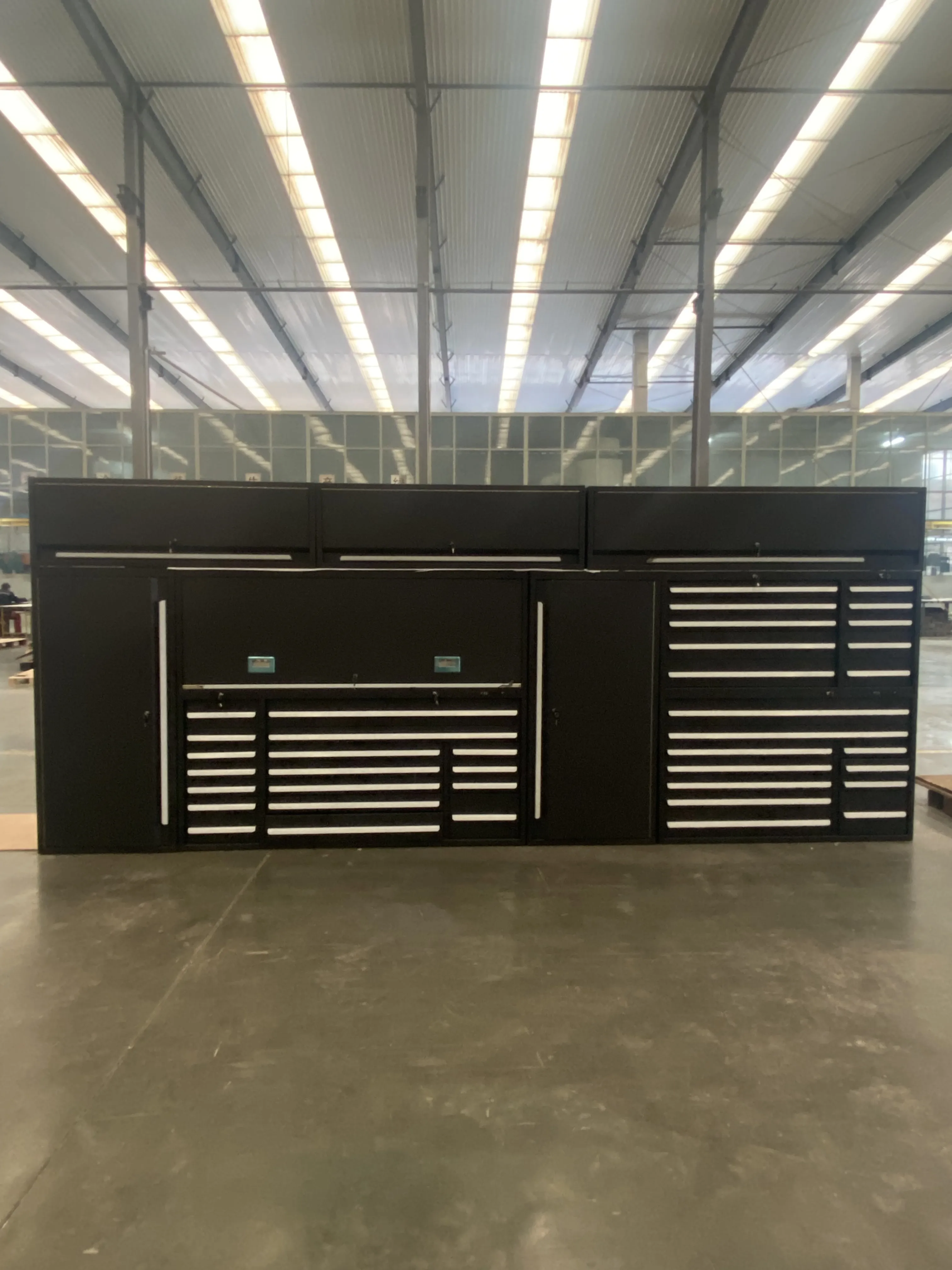 Modular Garage Card Casead ၏အင်္ဂါရပ်များမှာအဘယ်နည်း။