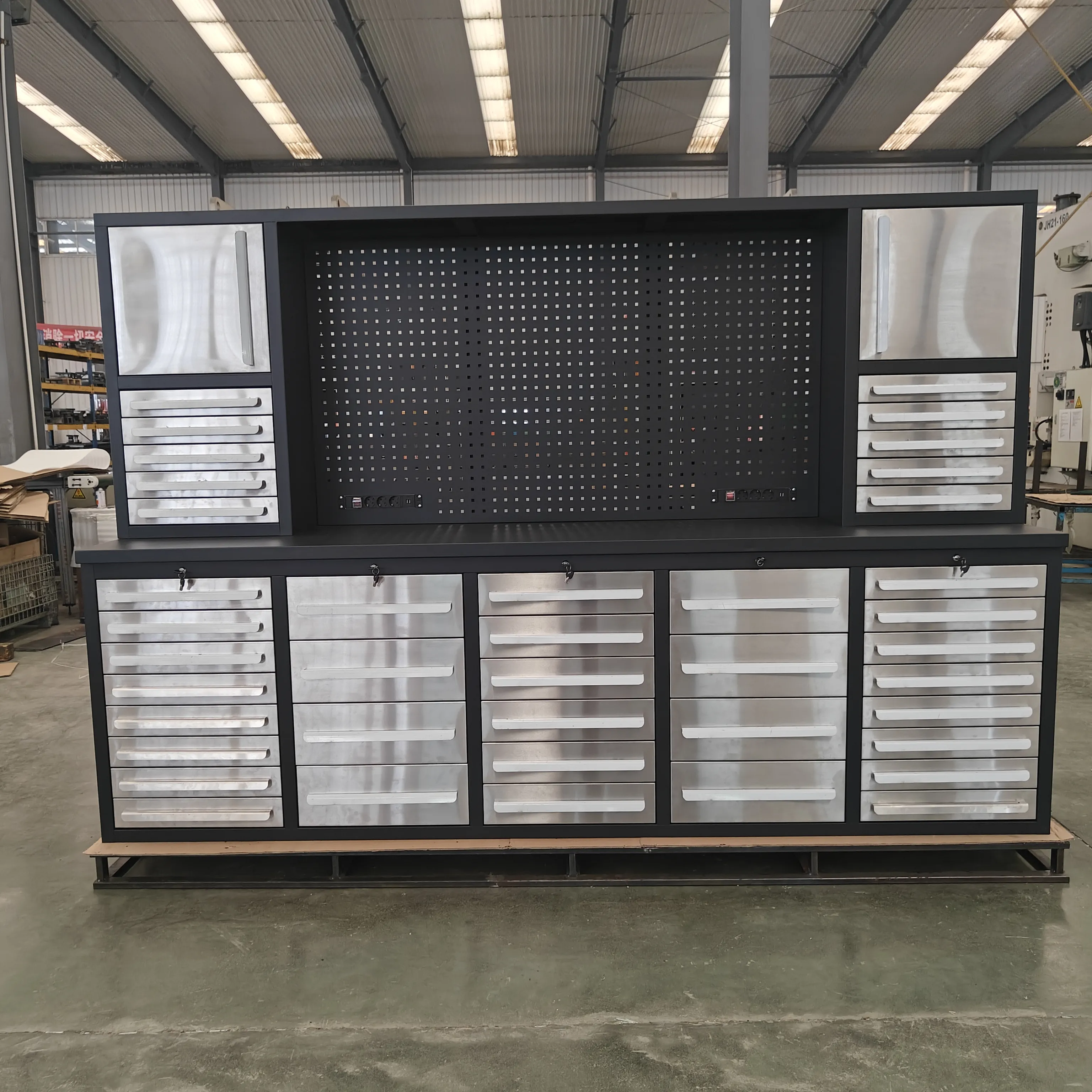Multifunctional Multi-drawer workbench ၏အင်္ဂါရပ်များမှာအဘယ်နည်း။