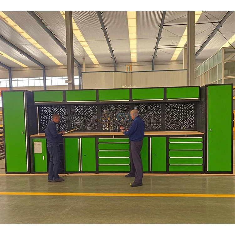Auto Garage ကက်ဘိနက်