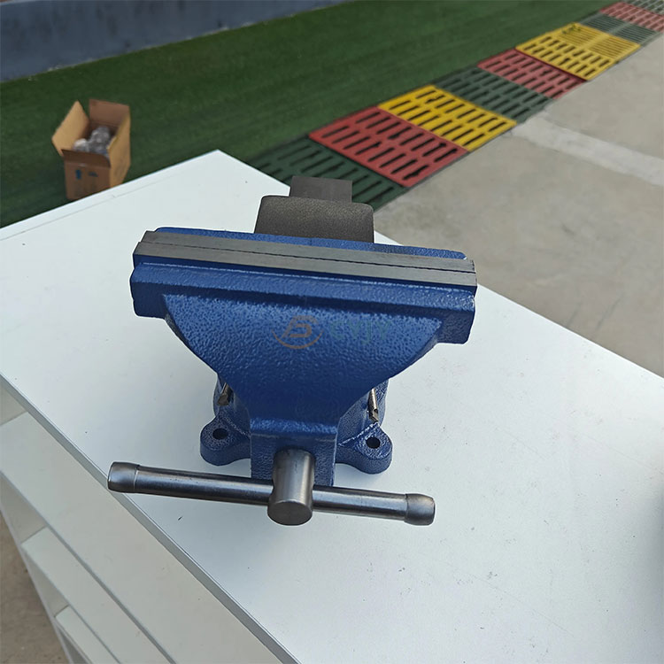 Anvil နှင့်အတူ Bench Vise